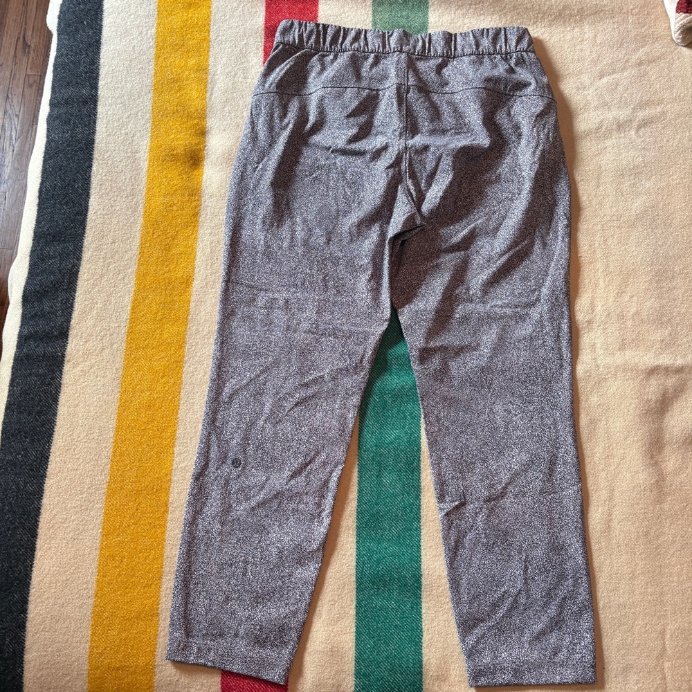 Lululemon Printed Drawstring Stretch Cropped Pant… - image 4
